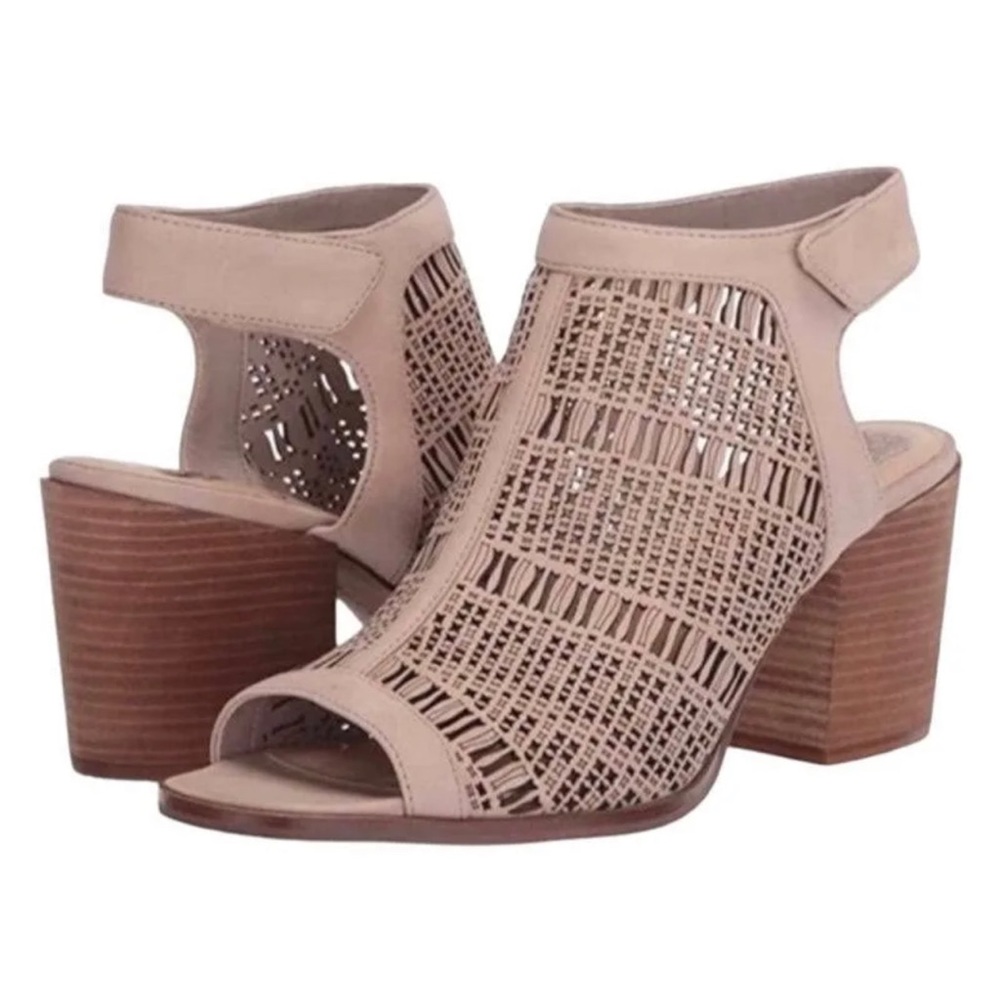 🎀Vince Camuto Keannie Block Heel Sandal shoes size 7 🎀